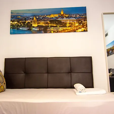 Apartment A Los Pies De La Alameda De Hercules